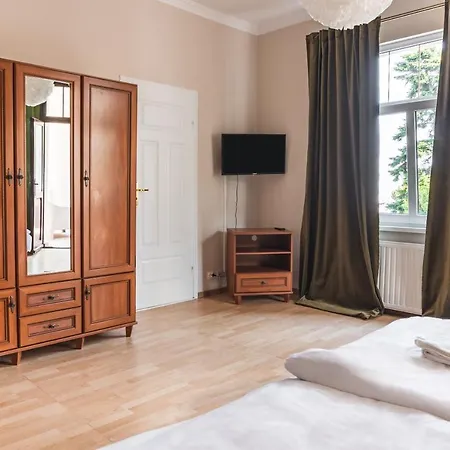 Perla Swieradowa Bed & Breakfast