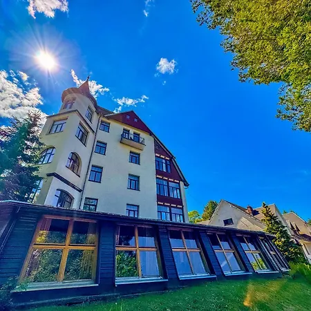 Perla Swieradowa Bed & Breakfast